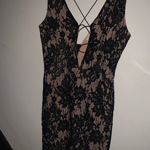 Lace bodycon dress